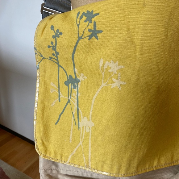 ONE OF A KIND messenger bag - Picture 2 of 12